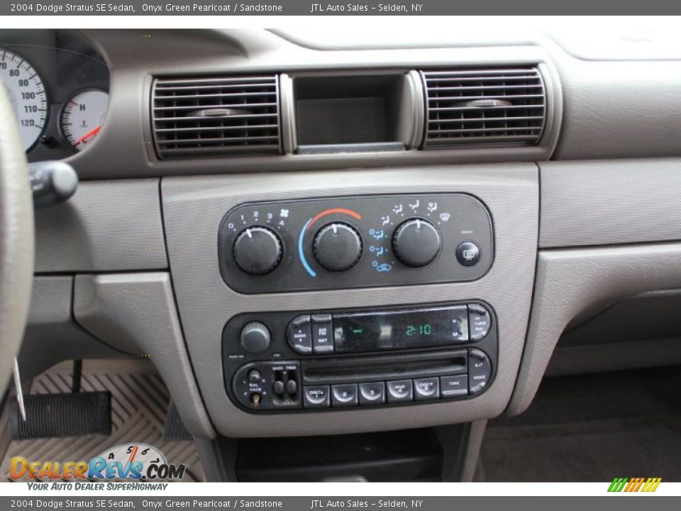 Controls of 2004 Dodge Stratus SE Sedan Photo #16