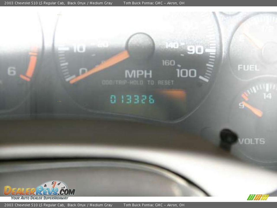 2003 Chevrolet S10 LS Regular Cab Black Onyx / Medium Gray Photo #8