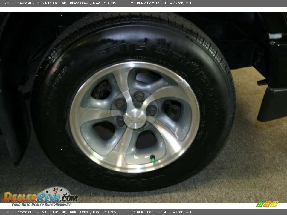 2003 Chevrolet S10 LS Regular Cab Wheel Photo #13