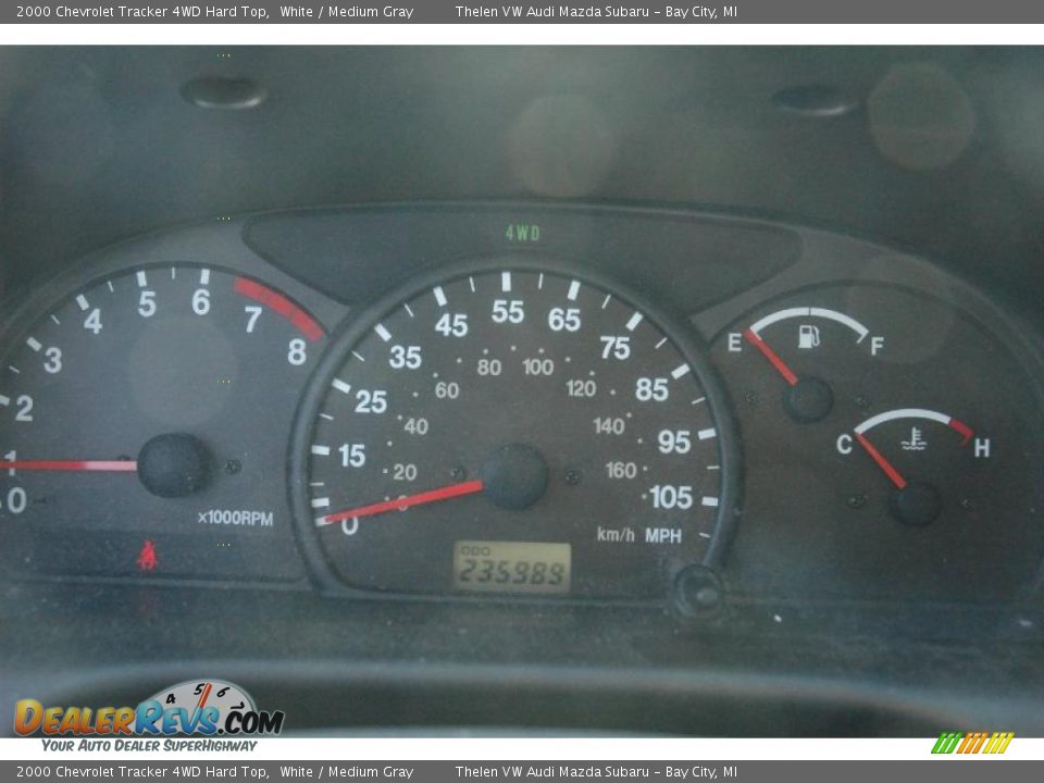 2000 Chevrolet Tracker 4WD Hard Top White / Medium Gray Photo #10