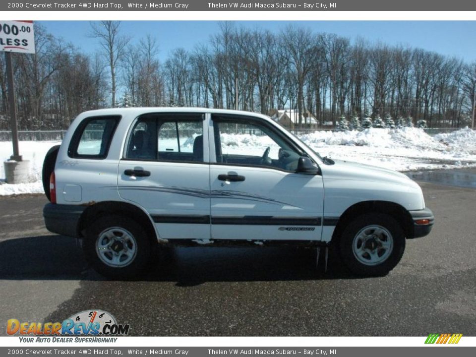 2000 Chevrolet Tracker 4WD Hard Top White / Medium Gray Photo #12