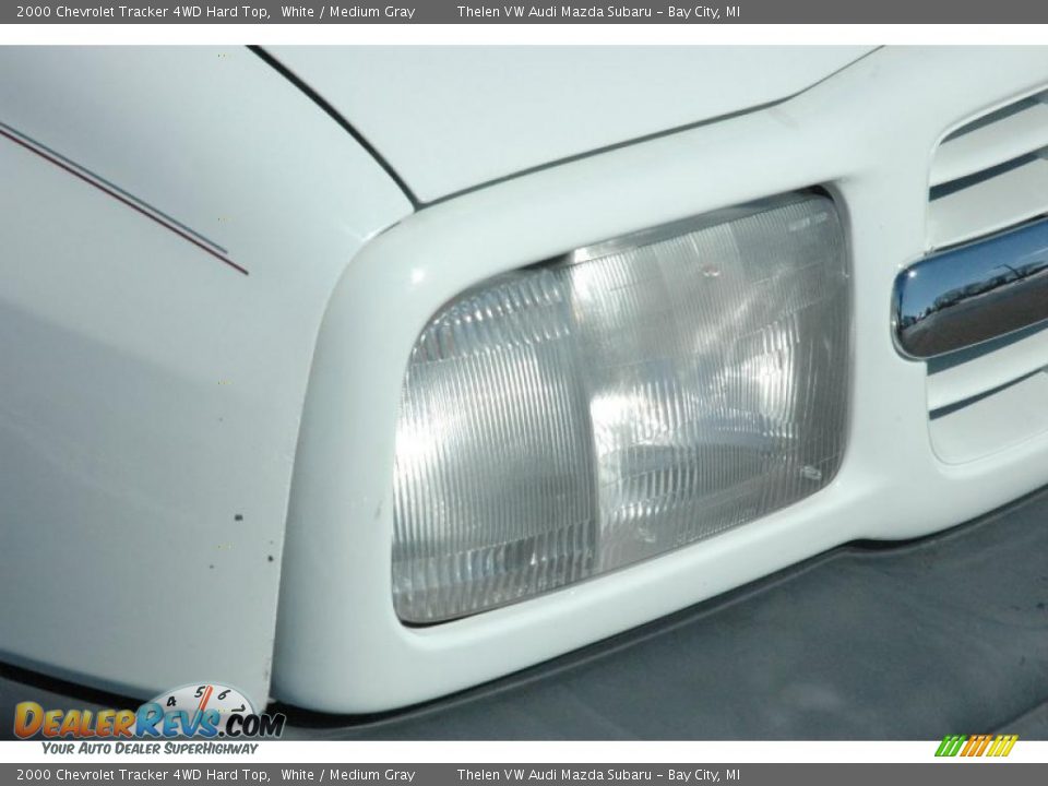 2000 Chevrolet Tracker 4WD Hard Top White / Medium Gray Photo #14
