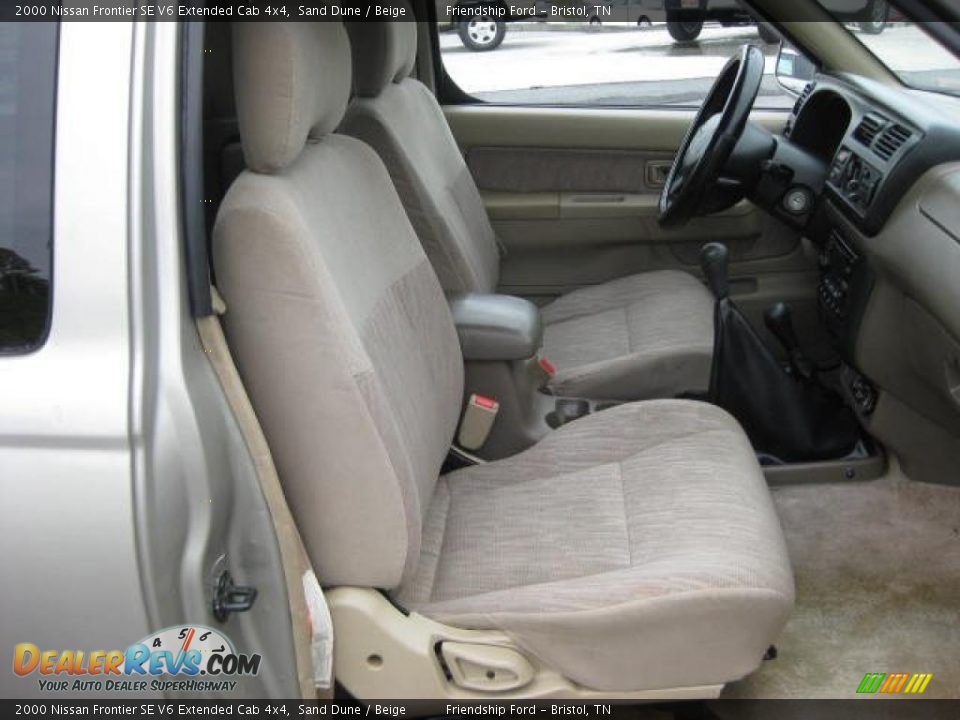 2000 Nissan Frontier SE V6 Extended Cab 4x4 Sand Dune / Beige Photo #19