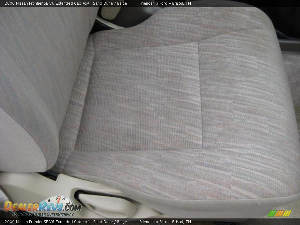 2000 Nissan Frontier SE V6 Extended Cab 4x4 Sand Dune / Beige Photo #20