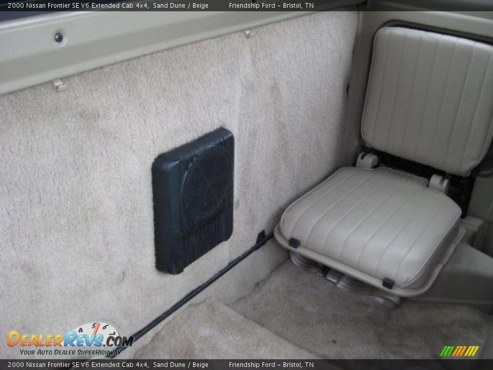 2000 Nissan Frontier SE V6 Extended Cab 4x4 Sand Dune / Beige Photo #22
