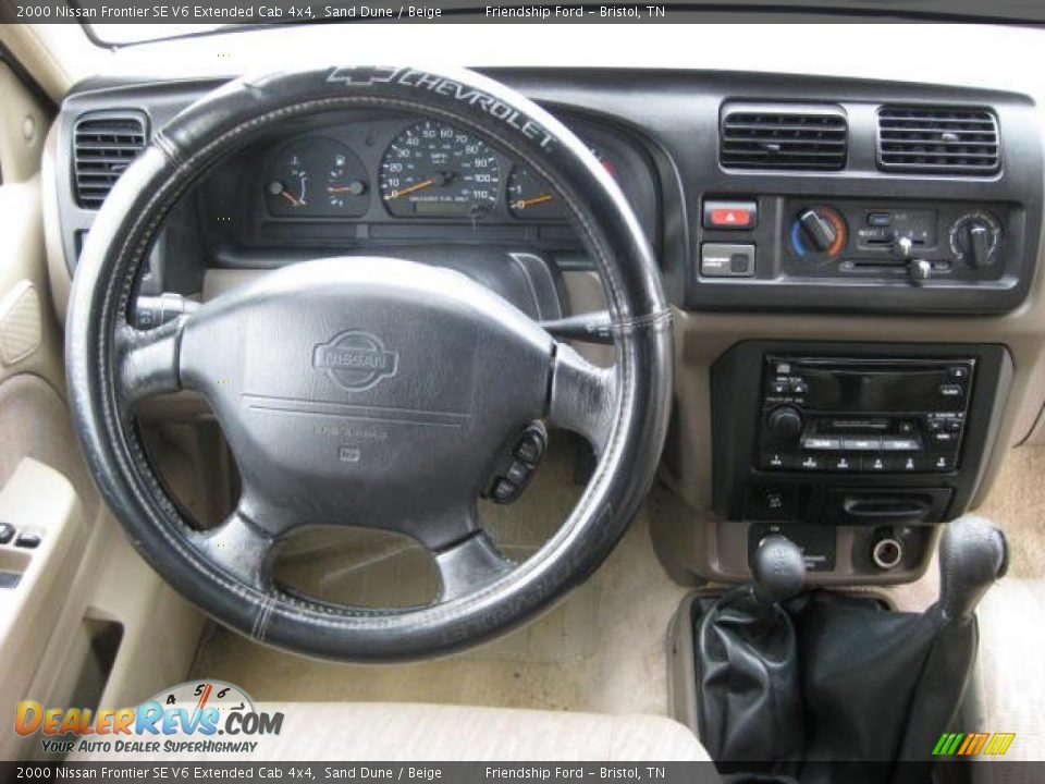 2000 Nissan Frontier SE V6 Extended Cab 4x4 Sand Dune / Beige Photo #24