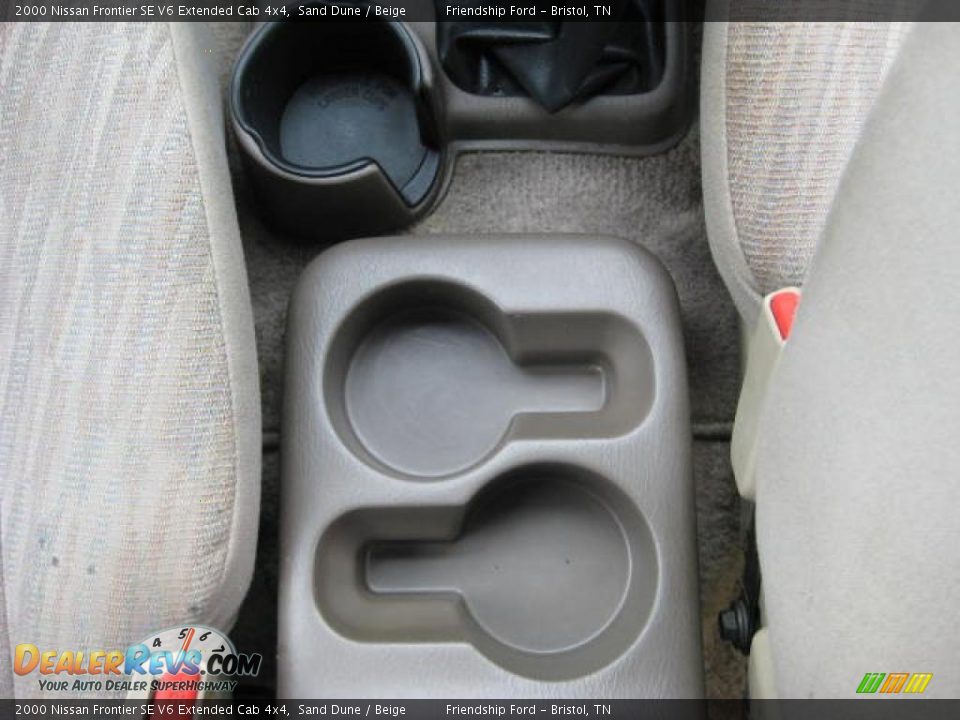 2000 Nissan Frontier SE V6 Extended Cab 4x4 Sand Dune / Beige Photo #28