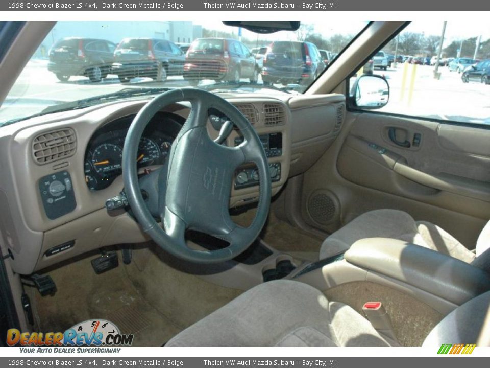 1998 Chevrolet Blazer LS 4x4 Dark Green Metallic / Beige Photo #7