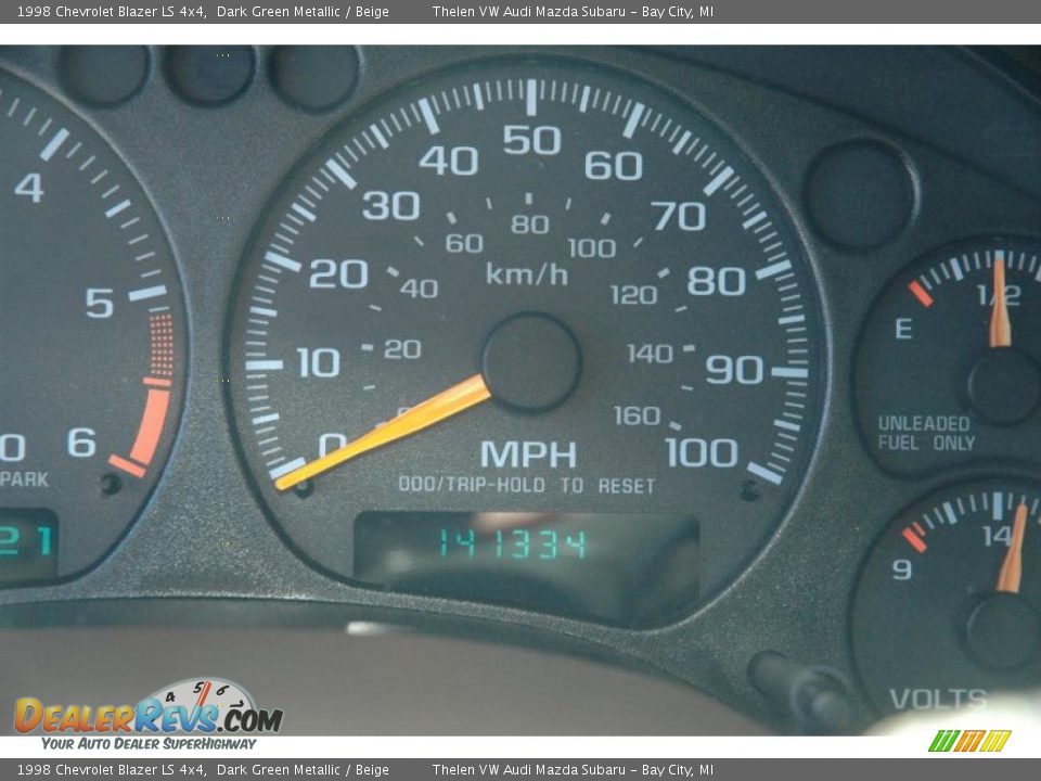 1998 Chevrolet Blazer LS 4x4 Dark Green Metallic / Beige Photo #10