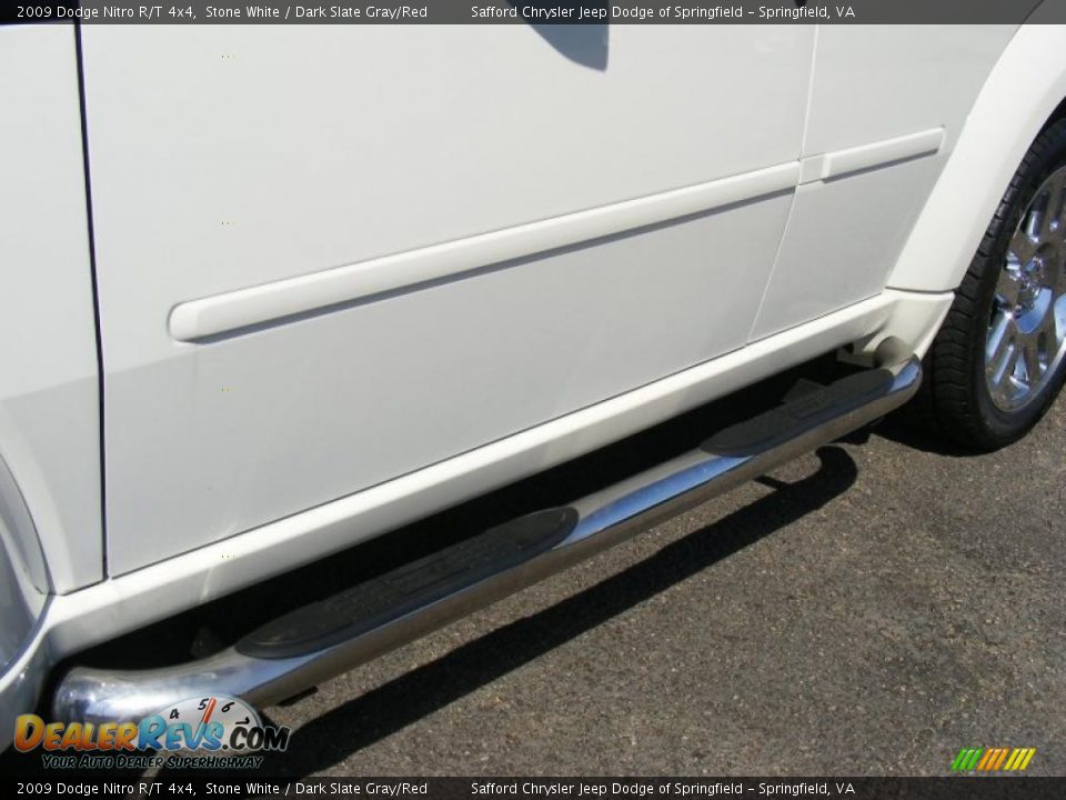 2009 Dodge Nitro R/T 4x4 Stone White / Dark Slate Gray/Red Photo #10