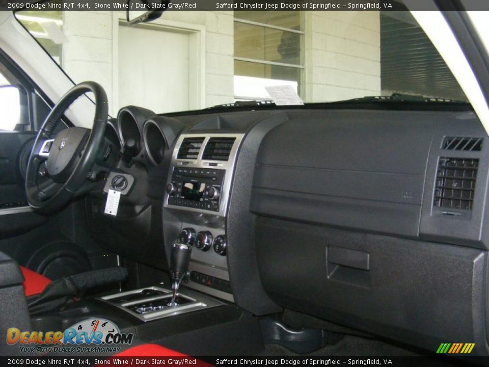 2009 Dodge Nitro R/T 4x4 Stone White / Dark Slate Gray/Red Photo #27