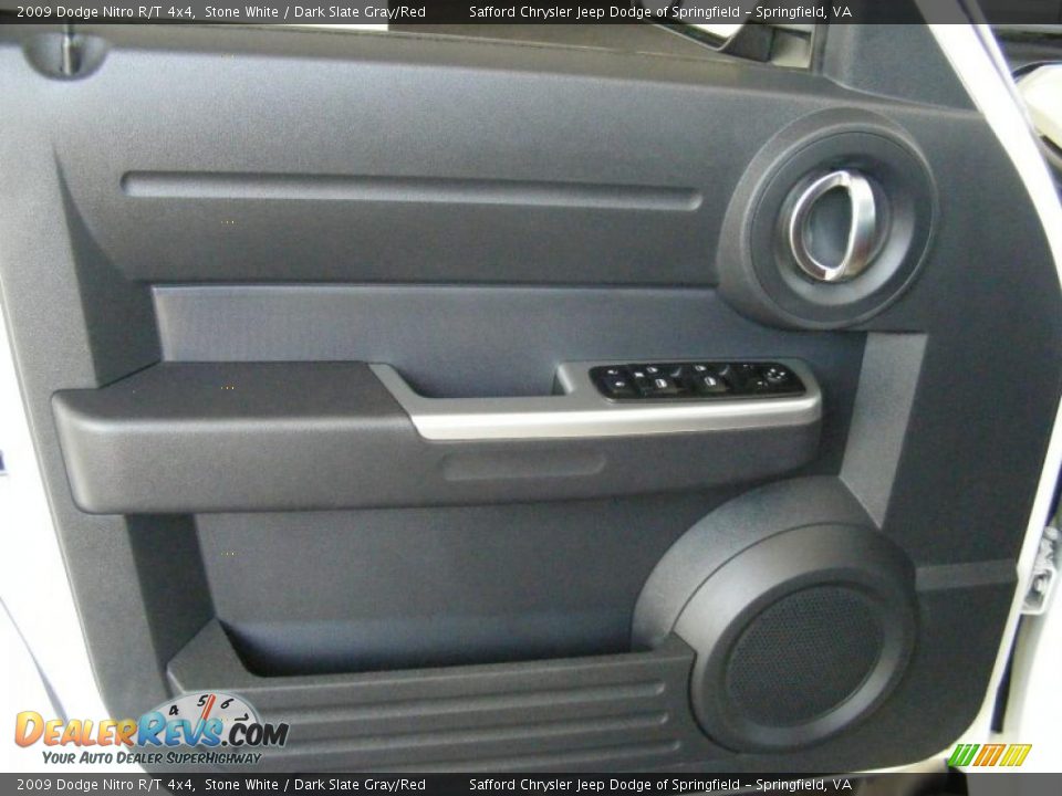 Door Panel of 2009 Dodge Nitro R/T 4x4 Photo #35