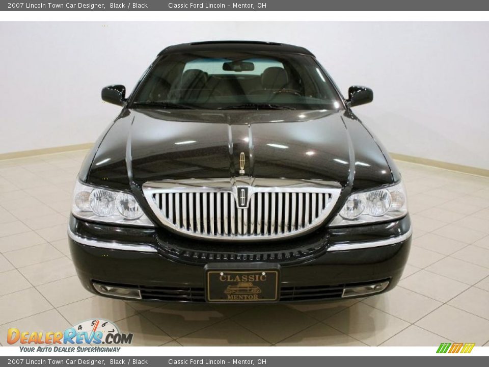 2007 Lincoln Town Car Designer Black / Black Photo #2