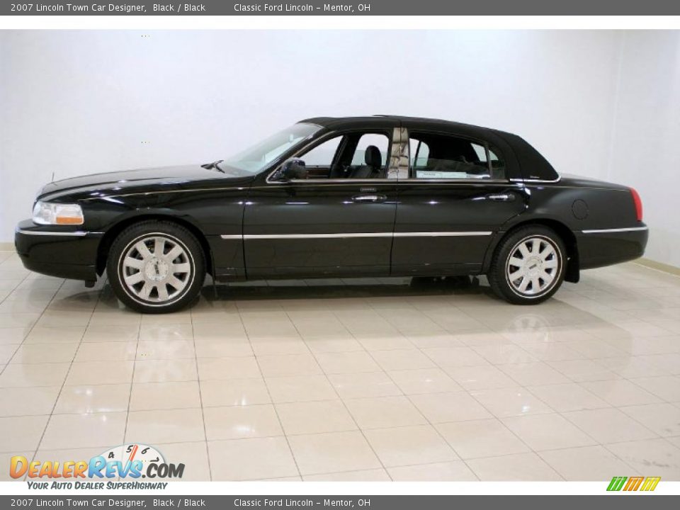 2007 Lincoln Town Car Designer Black / Black Photo #4