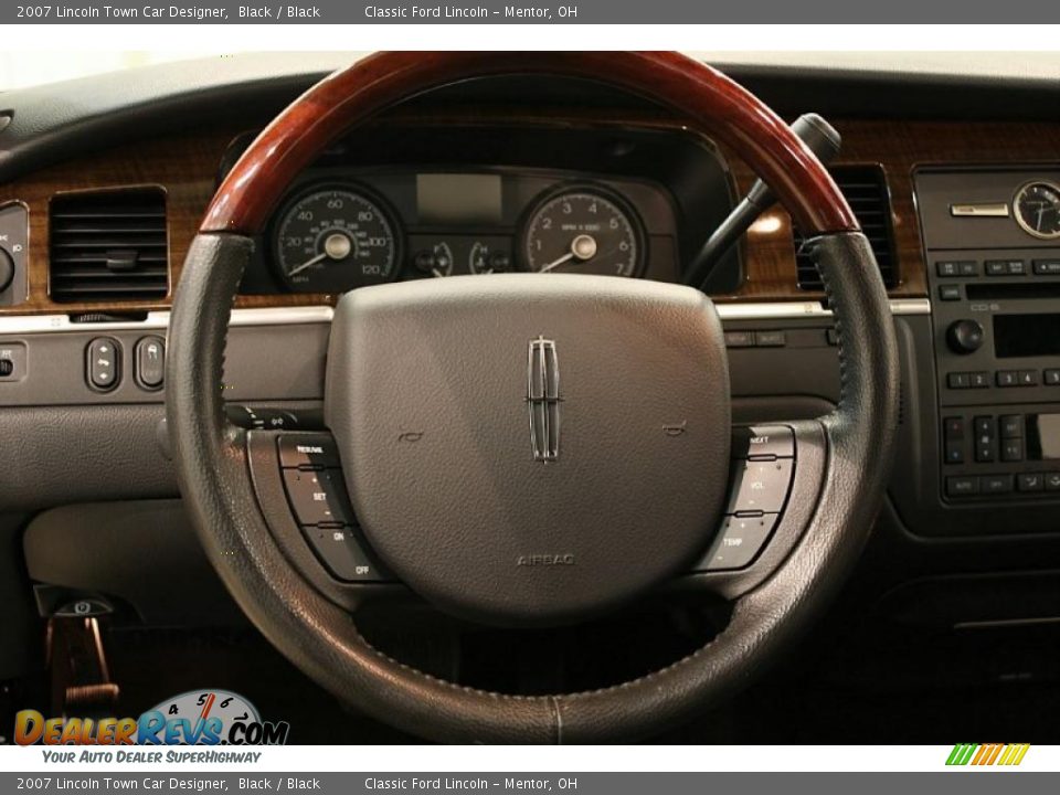2007 Lincoln Town Car Designer Steering Wheel Photo #12