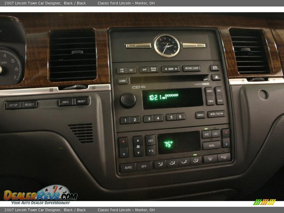 Controls of 2007 Lincoln Town Car Designer Photo #14
