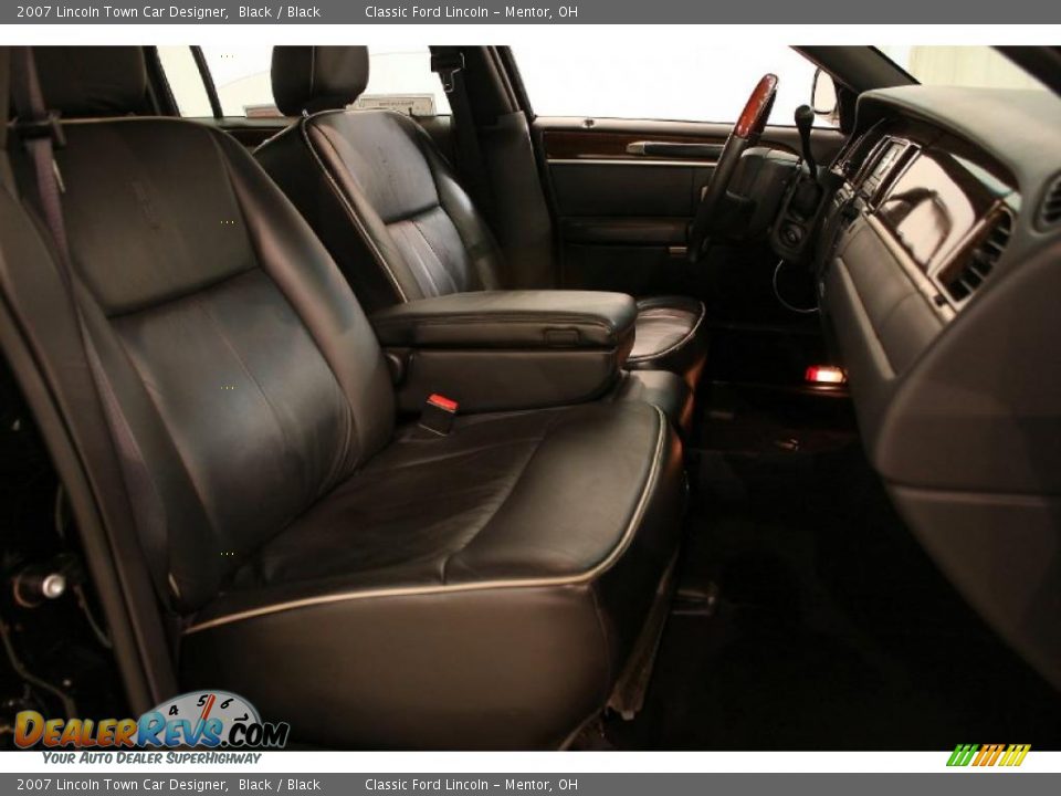 Black Interior - 2007 Lincoln Town Car Designer Photo #15