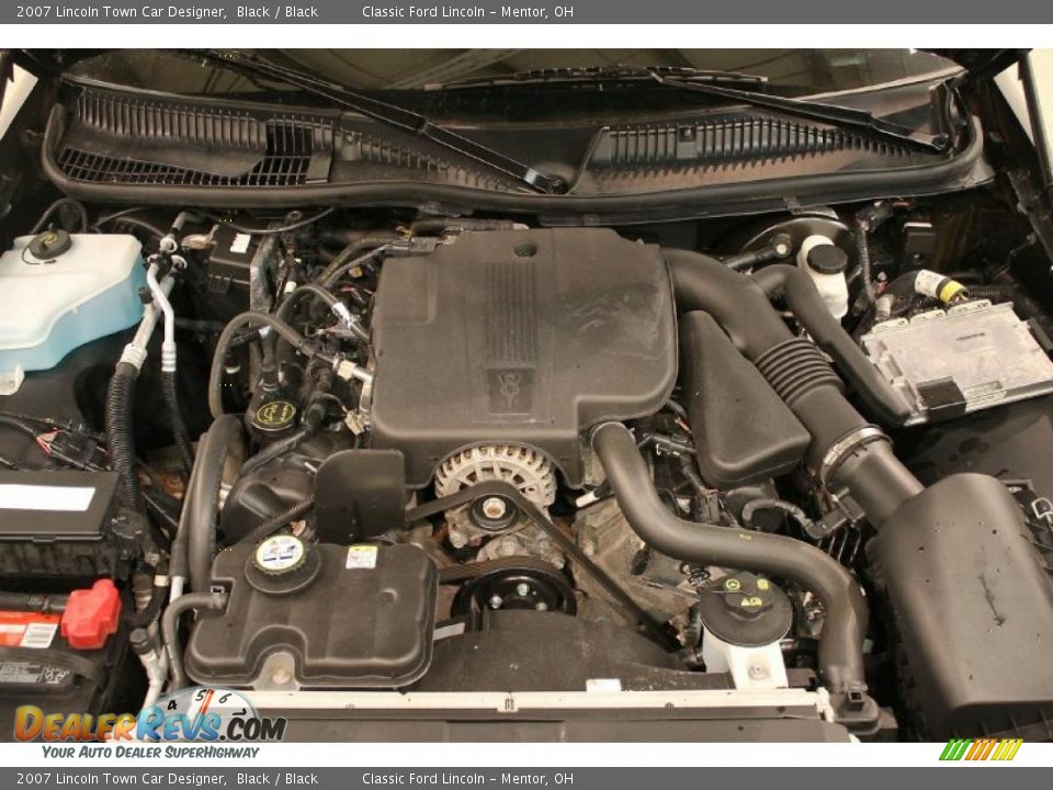2007 Lincoln Town Car Designer 4.6 Liter SOHC 16-Valve V8 Engine Photo #21