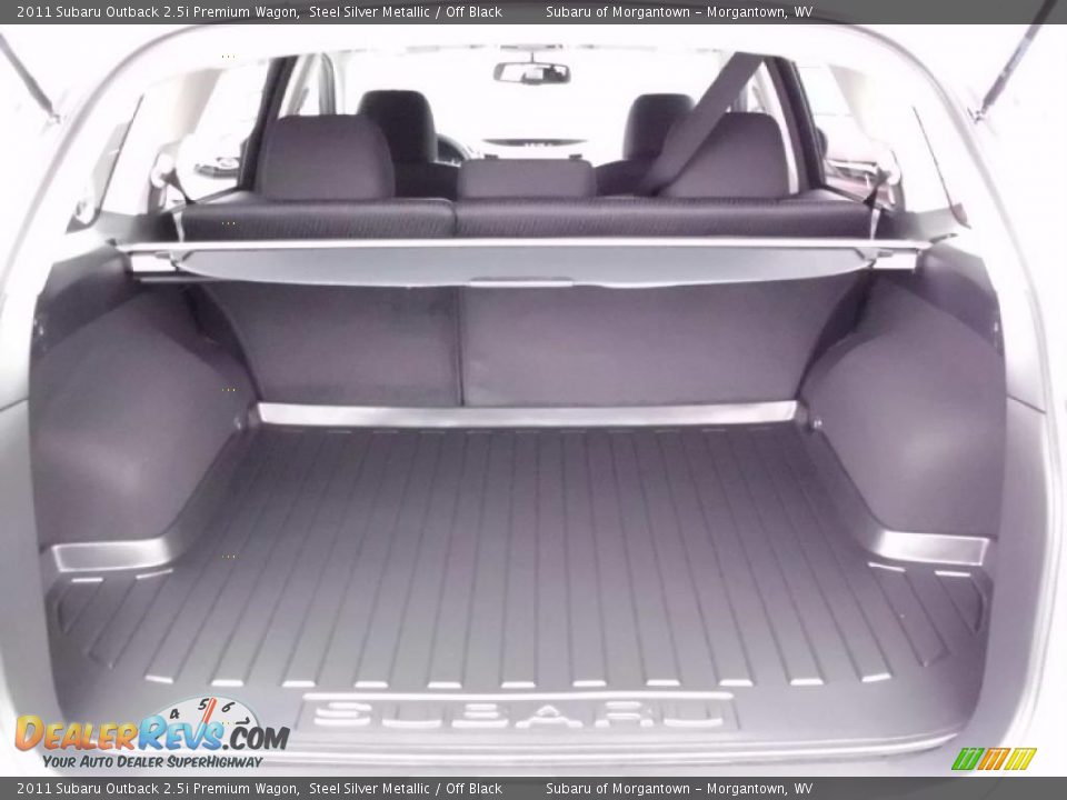 2011 Subaru Outback 2.5i Premium Wagon Trunk Photo #5