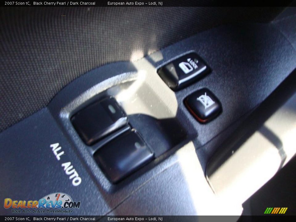 Controls of 2007 Scion tC  Photo #23