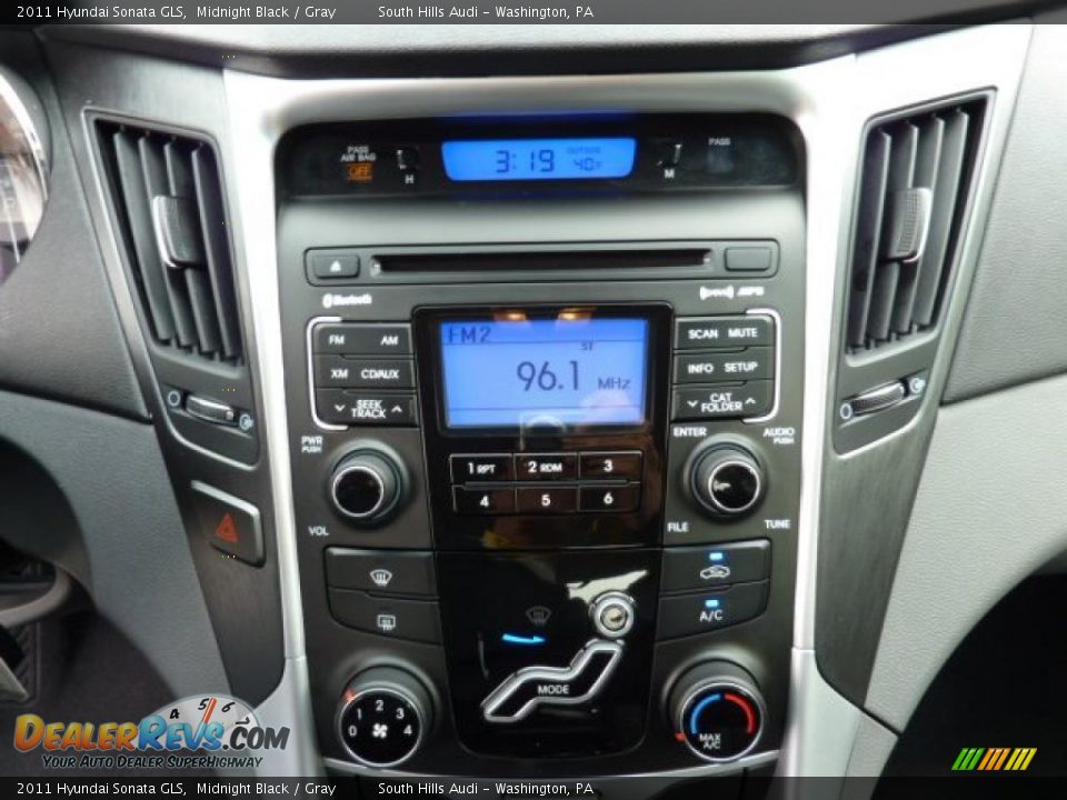 Controls of 2011 Hyundai Sonata GLS Photo #17