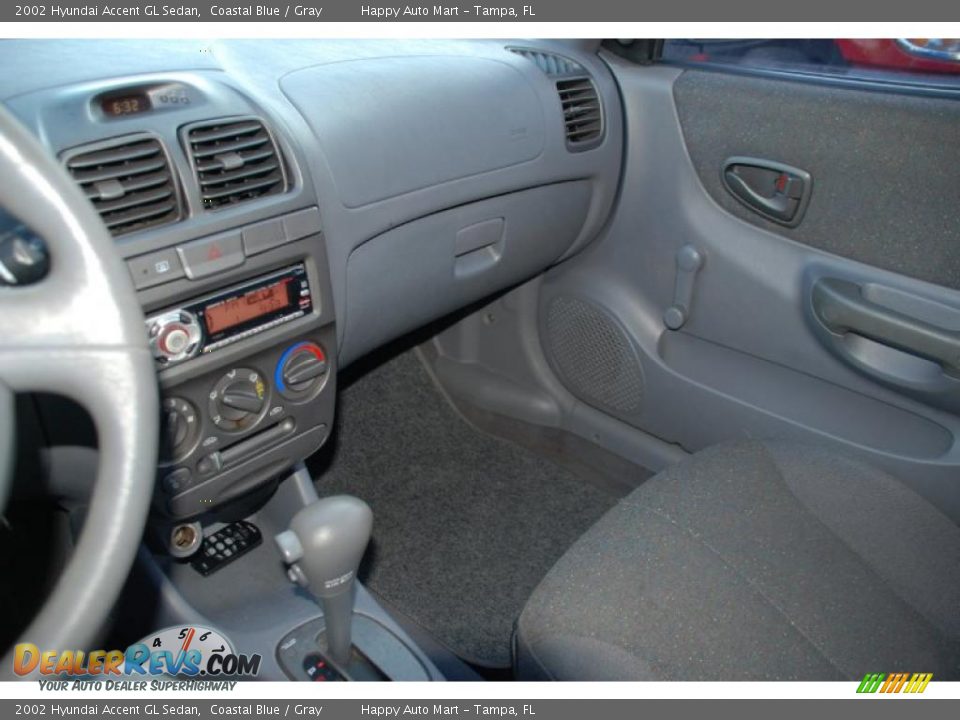 2002 Hyundai Accent GL Sedan Coastal Blue / Gray Photo #10