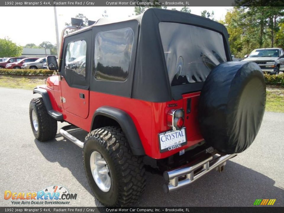 1992 Jeep Wrangler S 4x4 Radiant Fire Red / Gray Photo #3