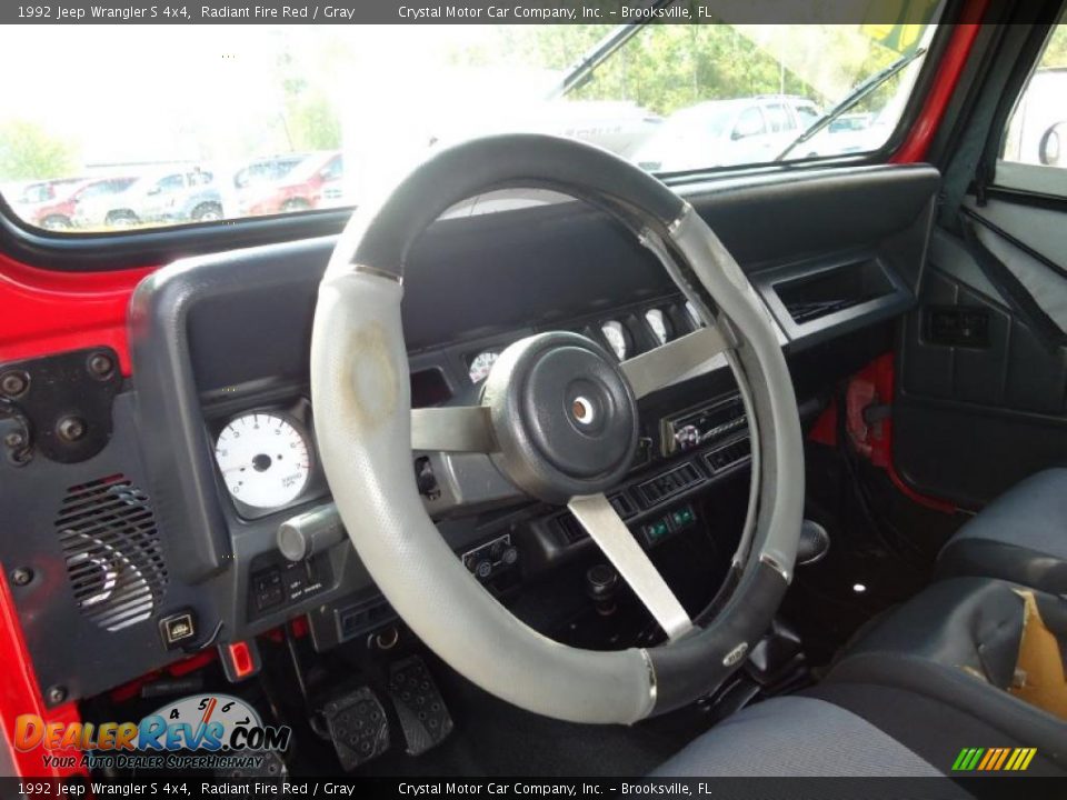 1992 Jeep Wrangler S 4x4 Radiant Fire Red / Gray Photo #6