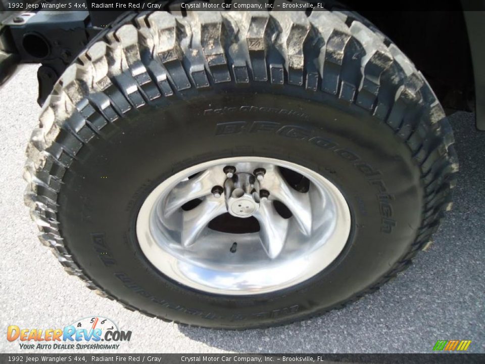 1992 Jeep Wrangler S 4x4 Radiant Fire Red / Gray Photo #16