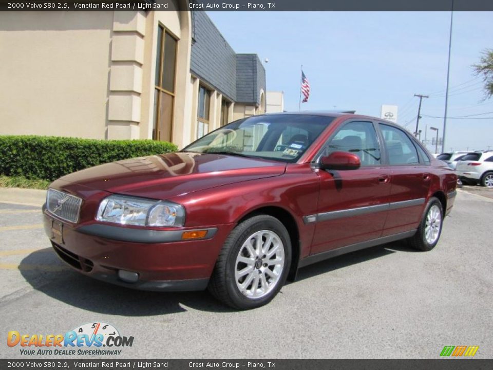 Front 3/4 View of 2000 Volvo S80 2.9 Photo #3