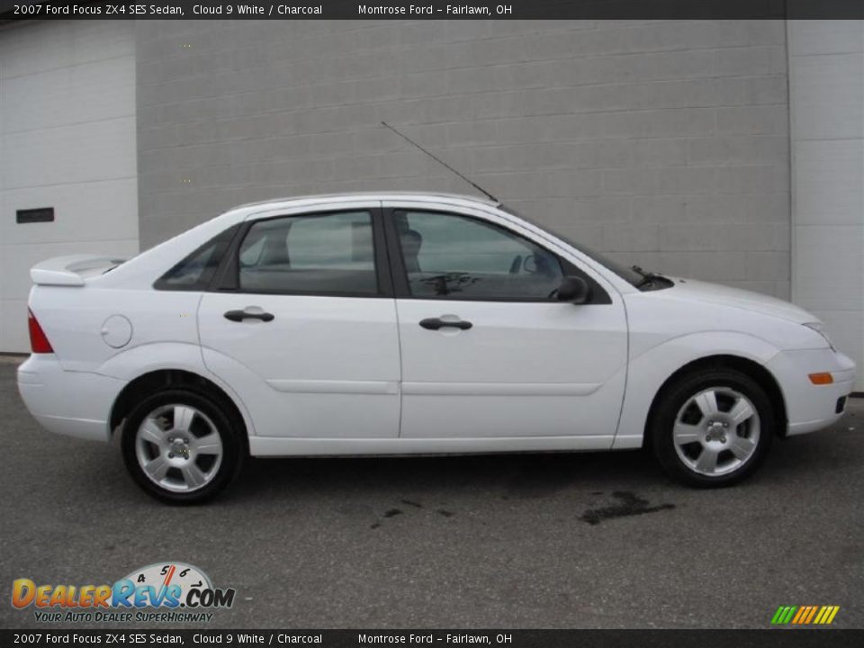 2007 Ford Focus ZX4 SES Sedan Cloud 9 White / Charcoal Photo #4