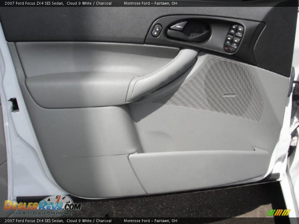 2007 Ford Focus ZX4 SES Sedan Cloud 9 White / Charcoal Photo #19