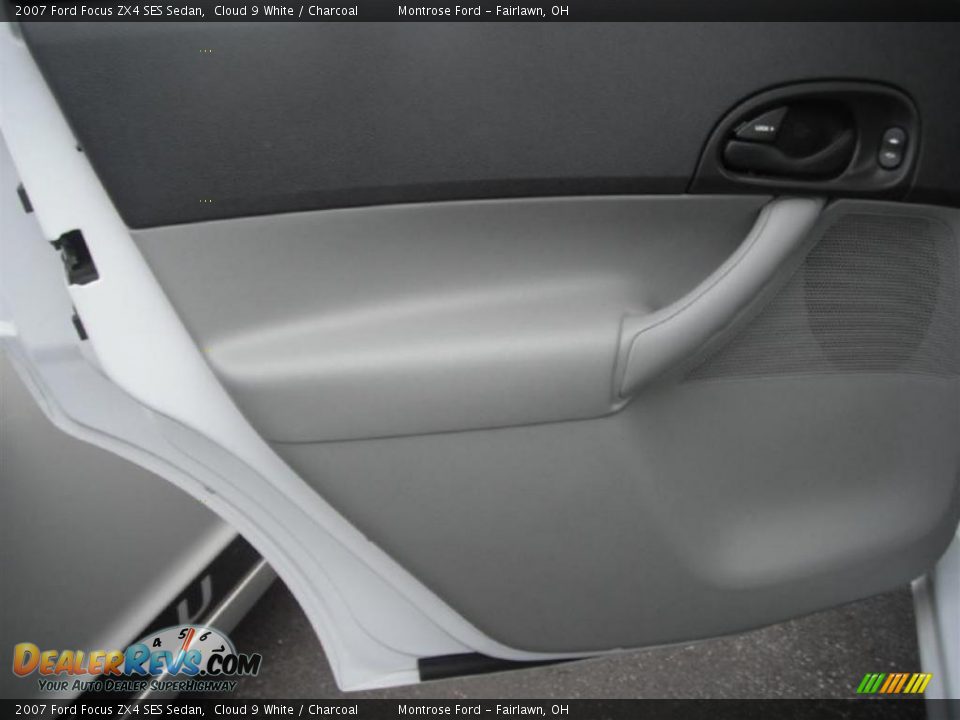 2007 Ford Focus ZX4 SES Sedan Cloud 9 White / Charcoal Photo #21