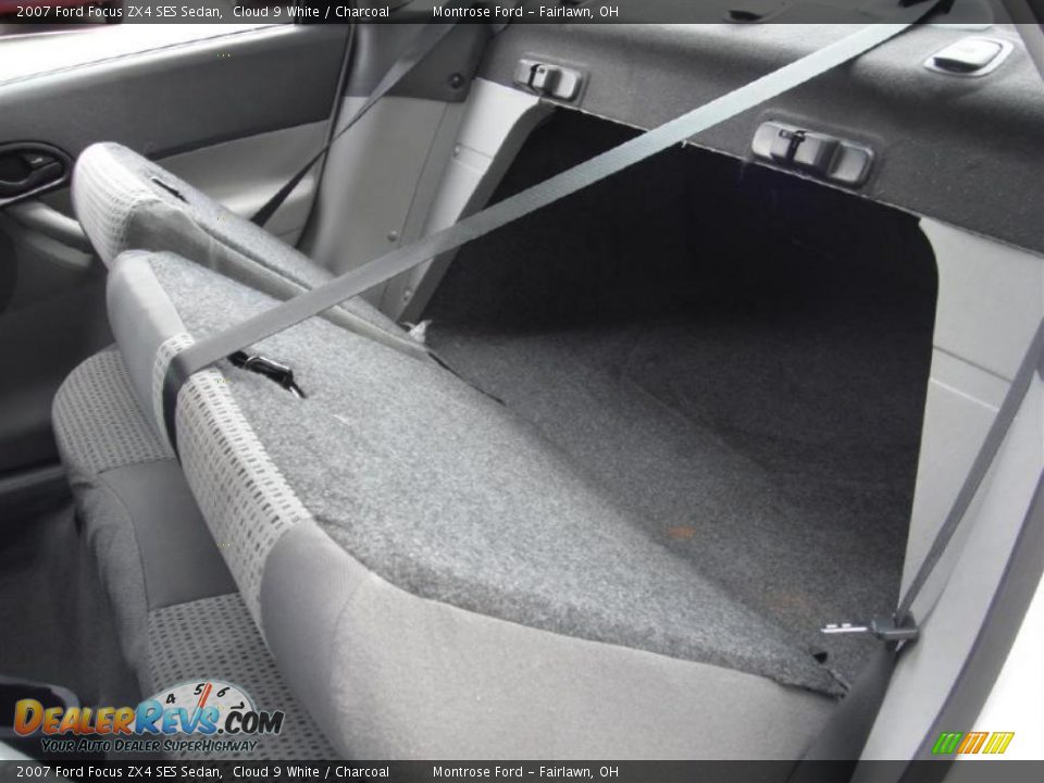 2007 Ford Focus ZX4 SES Sedan Cloud 9 White / Charcoal Photo #27