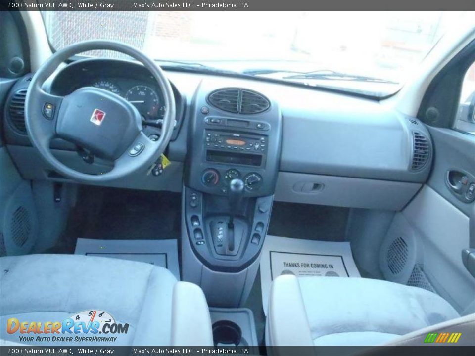 2003 Saturn VUE AWD White / Gray Photo #21