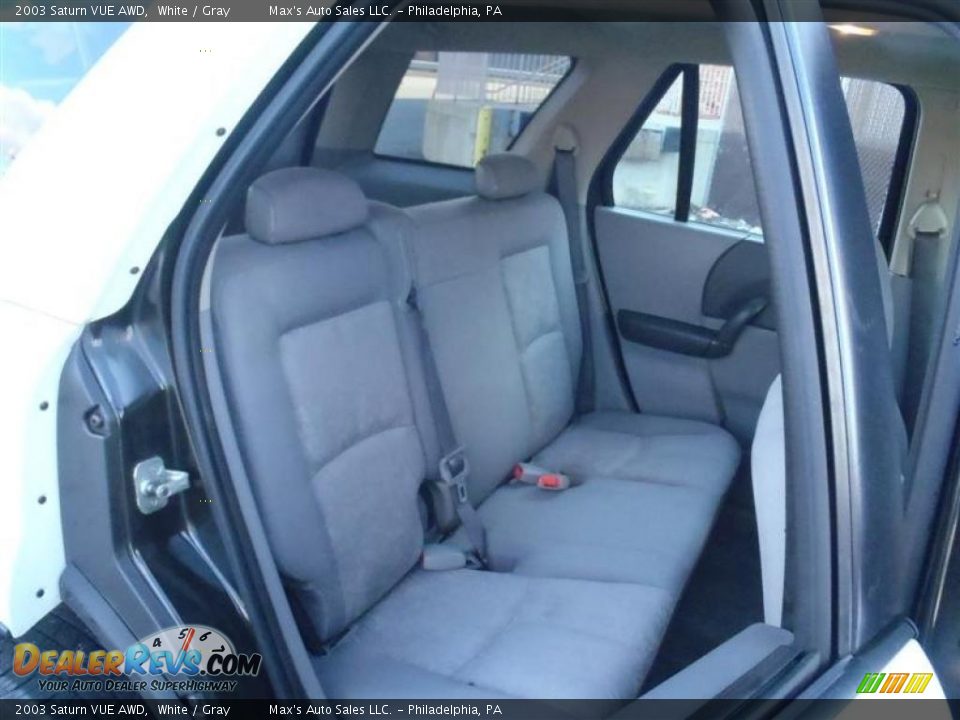2003 Saturn VUE AWD White / Gray Photo #24