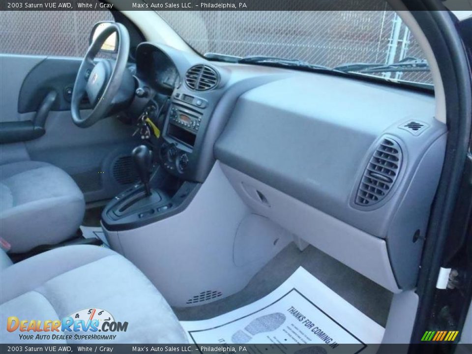 2003 Saturn VUE AWD White / Gray Photo #29