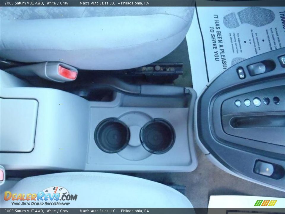 2003 Saturn VUE AWD White / Gray Photo #32