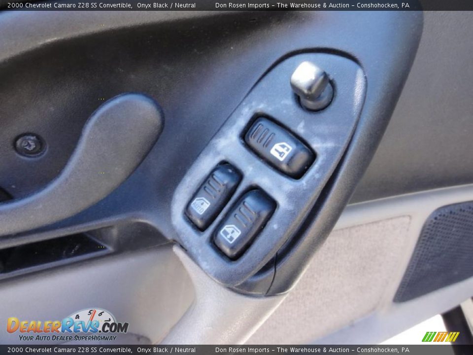 Controls of 2000 Chevrolet Camaro Z28 SS Convertible Photo #15