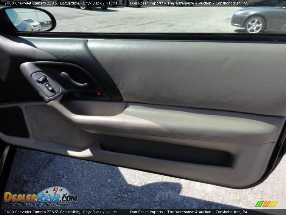 Door Panel of 2000 Chevrolet Camaro Z28 SS Convertible Photo #21