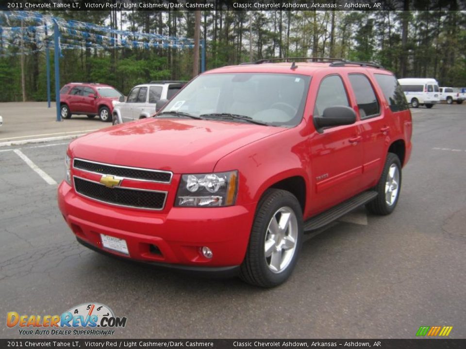 Front 3/4 View of 2011 Chevrolet Tahoe LT Photo #1