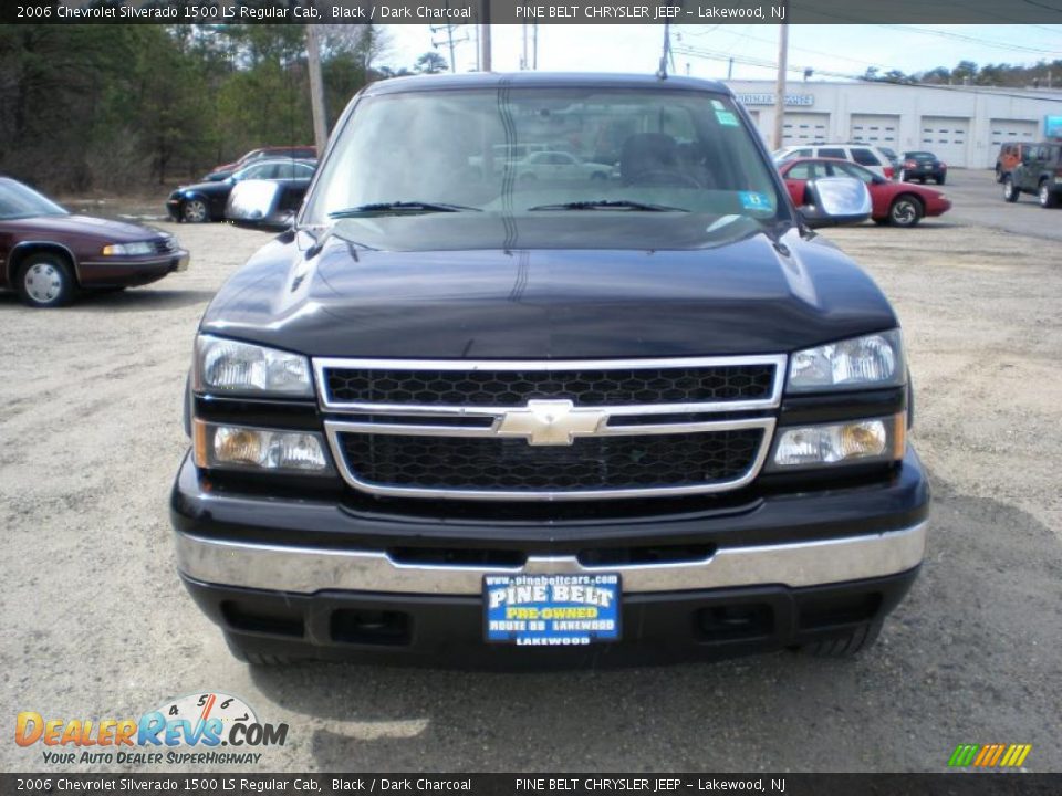 2006 Chevrolet Silverado 1500 LS Regular Cab Black / Dark Charcoal Photo #2