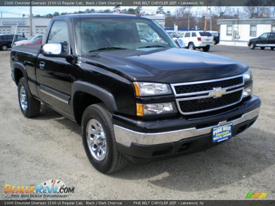 2006 Chevrolet Silverado 1500 LS Regular Cab Black / Dark Charcoal Photo #3