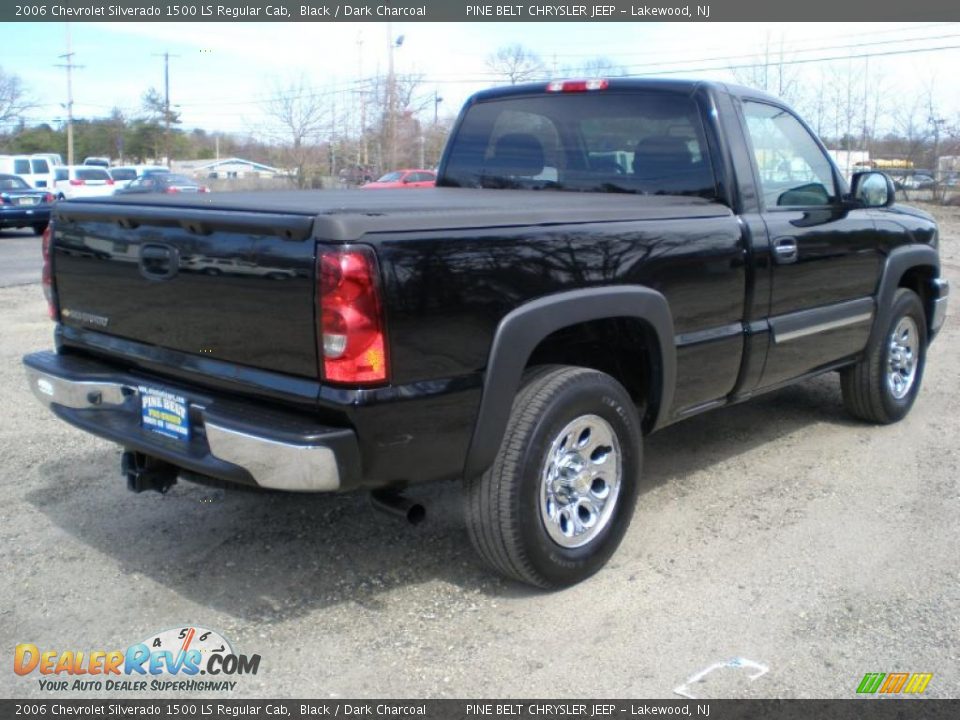 2006 Chevrolet Silverado 1500 LS Regular Cab Black / Dark Charcoal Photo #5