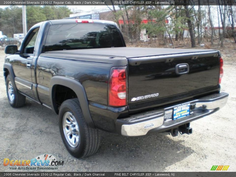 2006 Chevrolet Silverado 1500 LS Regular Cab Black / Dark Charcoal Photo #7