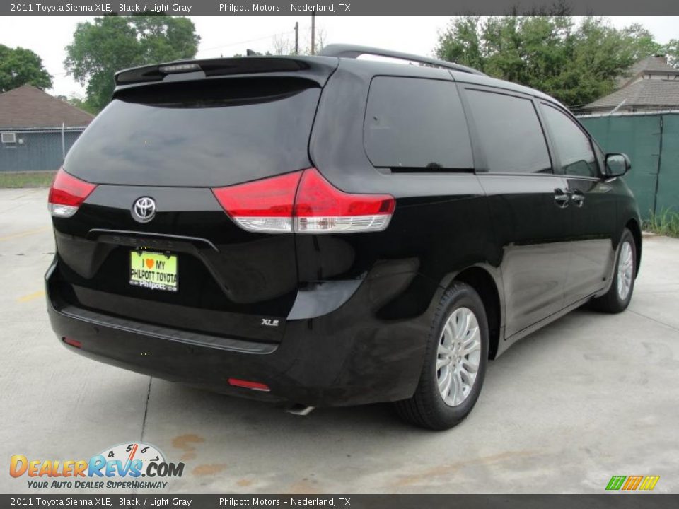 Black 2011 Toyota Sienna XLE Photo 3