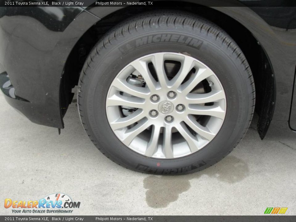 2011 Toyota Sienna XLE Wheel Photo #11