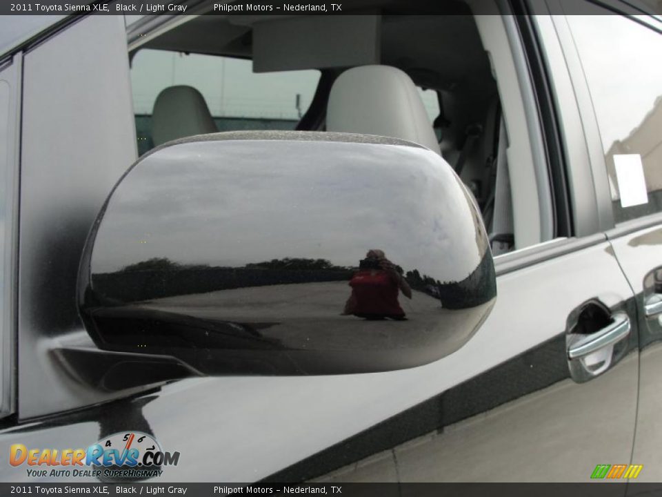 2011 Toyota Sienna XLE Black / Light Gray Photo #12