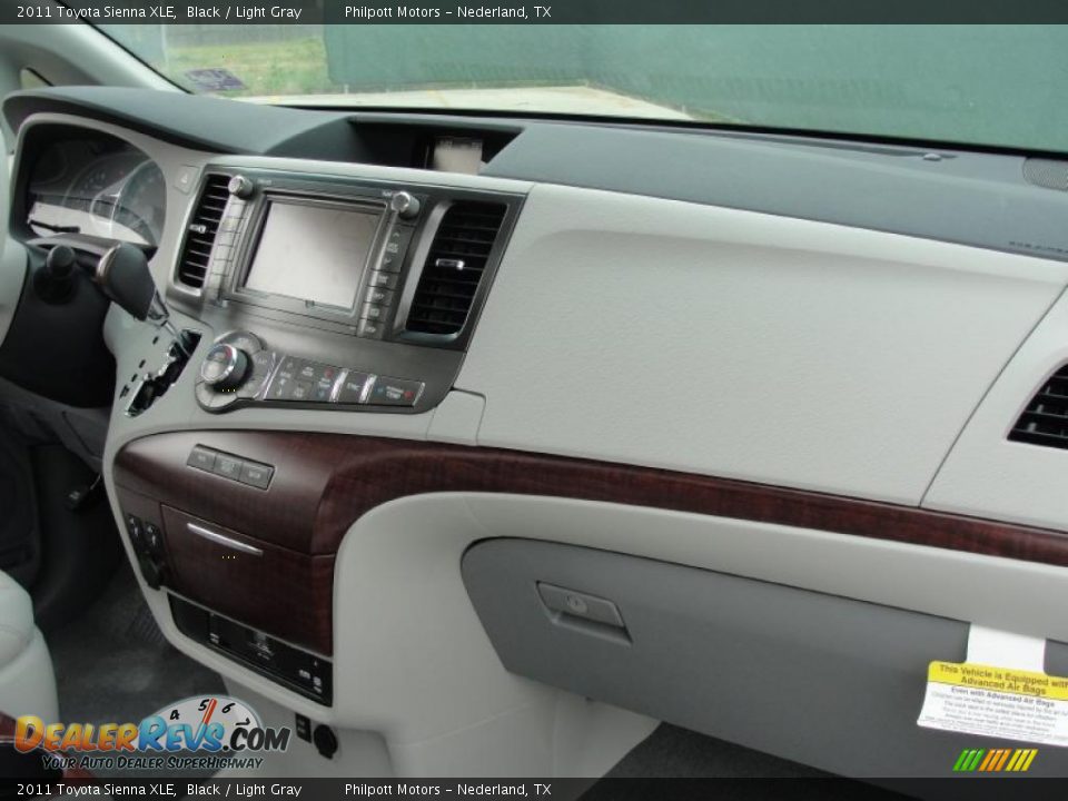 2011 Toyota Sienna XLE Black / Light Gray Photo #18