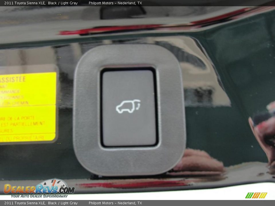 2011 Toyota Sienna XLE Black / Light Gray Photo #19